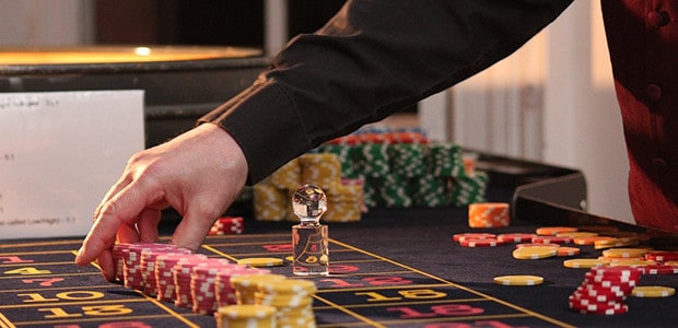 Riaprono i casinò: la parola d'ordine è distanza